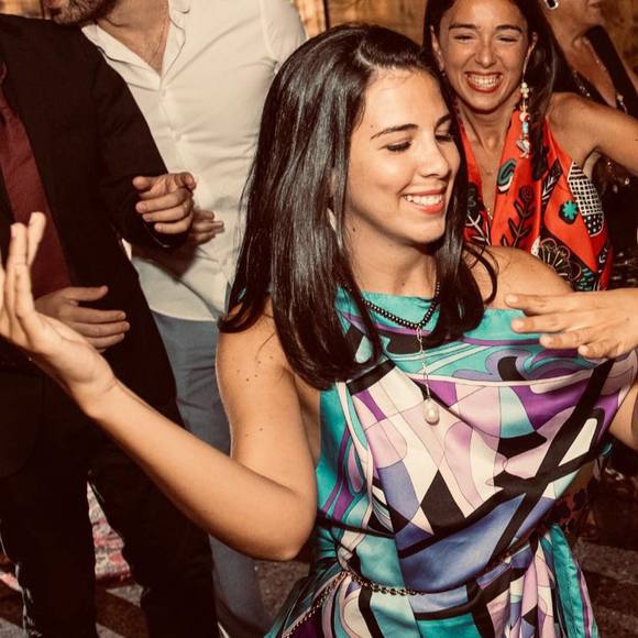 Meet your Posher, Olivia - Picture 1 of 1